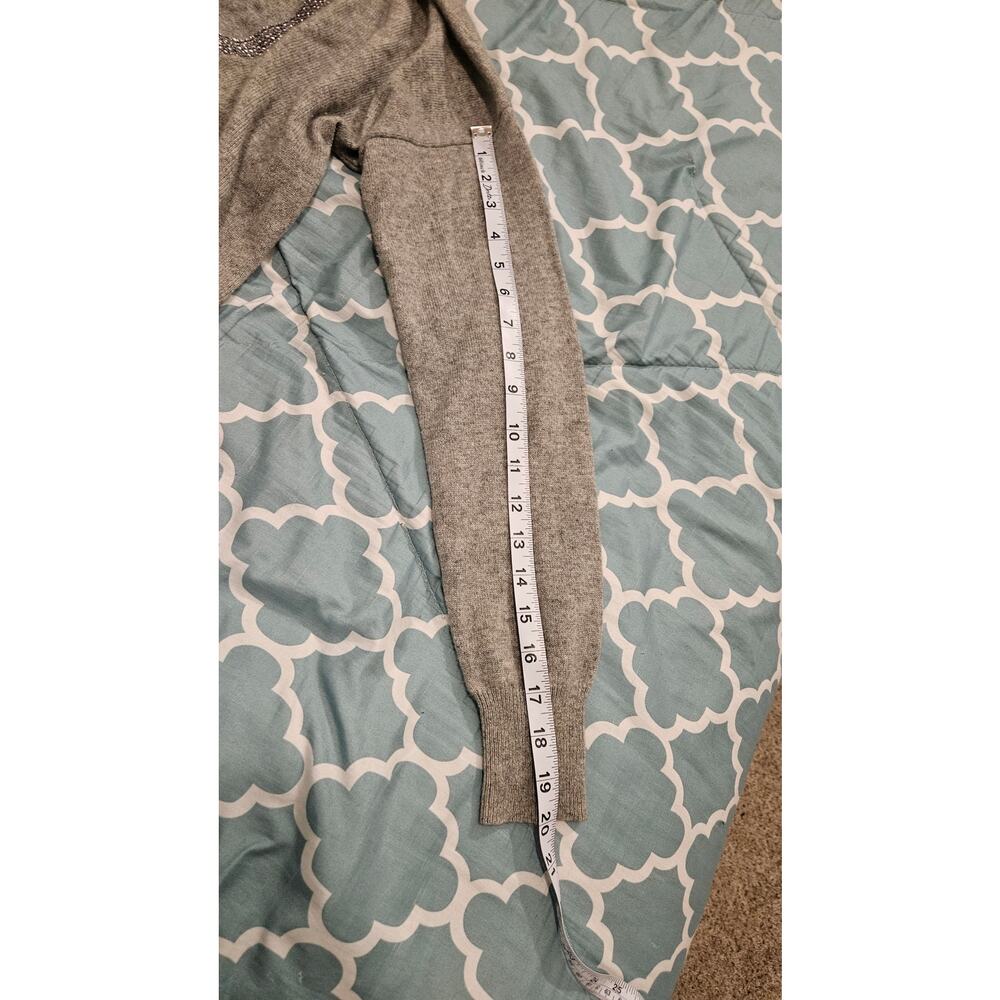 Sofia Cashmere Neiman Marcus Gray 100% Cashmere Rhinestone V-Neck Sweater M - Picture 9 of 10